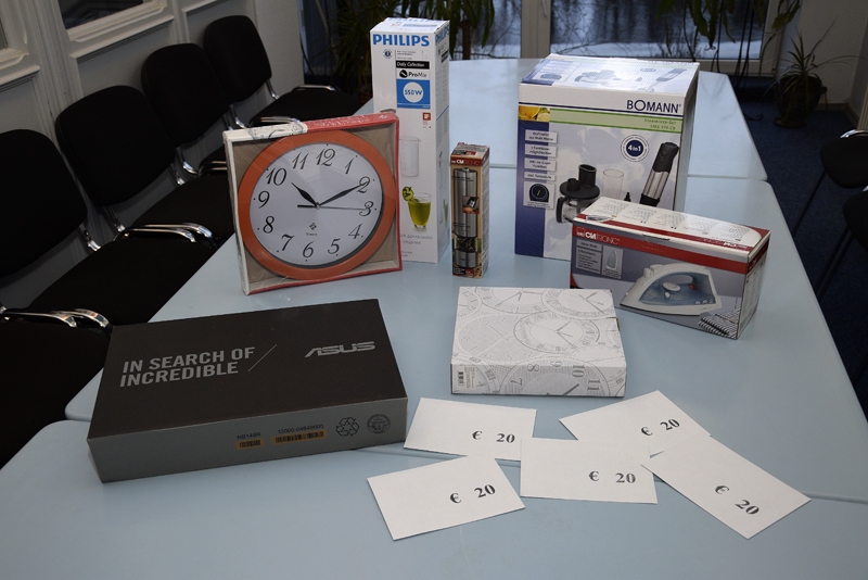 Laikraksta «Bauskas Dzīve» lasītāji mūsu novados – Iecavā, Rundālē, Vecumniekos un Bauskā – abonementu loterijā laimējuši dažādas noderīgas sadzīves lietas. 
Autors: Ivars Bogdanovs