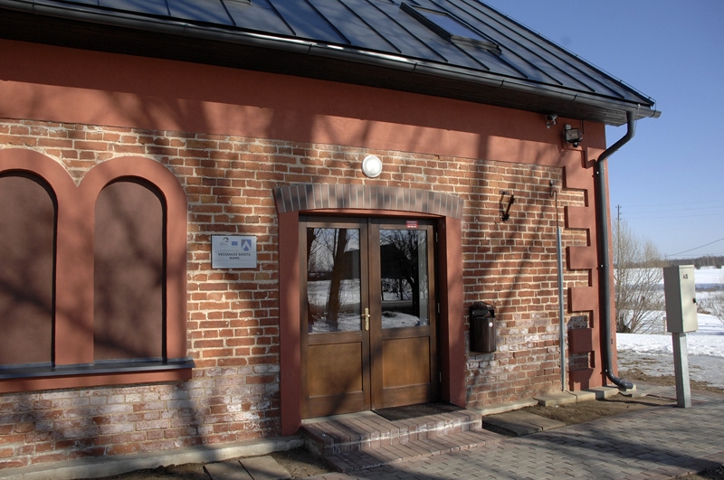 Vecsaules pagasta iedzīvotāji pildīt savu pilsoņa pienākumu, piedaloties pašvaldību vēlēšanās, turpmāk varēs saietu namā. 
Autors: Ivars Bogdanovs