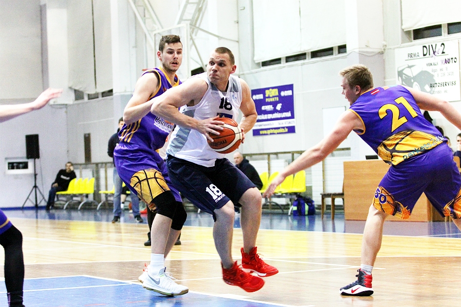 Ivars Zemītis (18. numurs) ar 25 punktiem bija «SC «Mēmele»/Bauskas BJSS» rezultatīvākais basketbolists.
Autors:  Elīna Gruncka