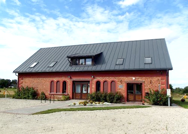 Vecsaules pagasta iedzīvotāji savu pilsoņa pienākumu, piedaloties pašvaldību vēlēšanās, turpmāk varēs pildīt saieta namā.
Autors: no «Bauskas Dzīves» arhīva.