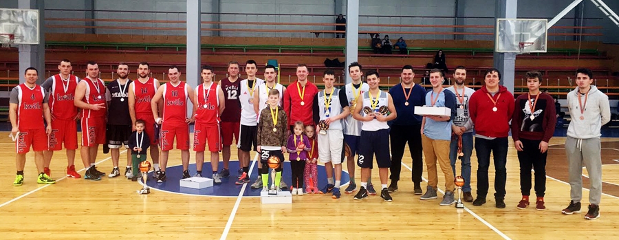 Godalgoto vietu ieguvēji. No kreisās – vienības «Code», «BJSS» un «Vecumnieki».
Autors: Juris Ojāru