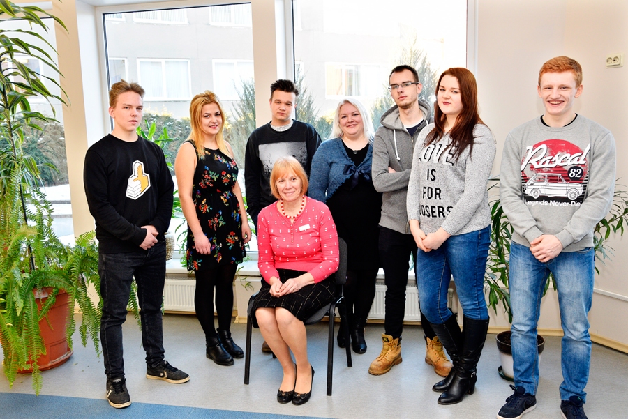 Fotografēšanās dienā skolā bija Alvīne Barkauska, Jānis Liepa, Linards Nākmanis, Lāsma Putāne, Katrīna Vanaga, Rūdolfs Vilcāns un Danils Jermakovs. 
Autors: Ivars Bogdanovs