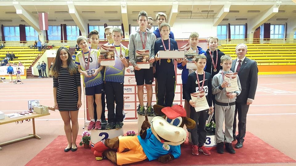 Bauskas novada BJSS stafešu komanda izcīnīja pirmo vietu Latvijas U14 vieglatlētikas čempionātā telpās. 
Autors: Genadijs Lebedevs, Latvijas Vieglatlētikas savienība 