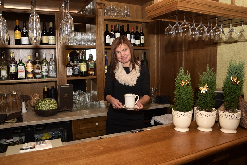 Mazmežotnes muižas saimniece Iveta Burkāne savā restorānā. 
Autors: Ivars Bogdanovs