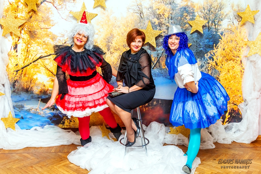 Sākot jaunu darbu, svarīgi nokomplektēt uzticīgu un strādīgu komandu. Pie šī darbiņa ķērusies jaunā Īslīces pagasta pārvaldes vadītāja Sandra Ķisele (vidū).
Autors: Edgars Namiķis