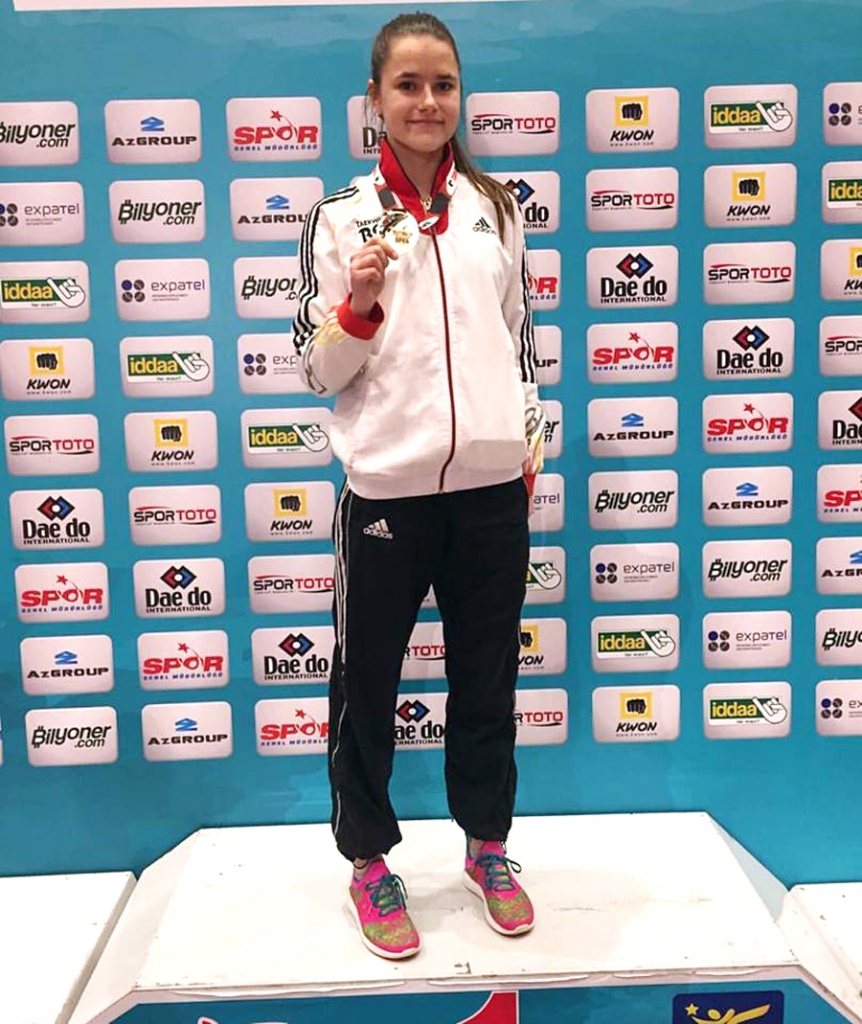 Inese Tarvida priecājas par pirmo G2 klases turnīra zelta medaļu.
Autors: no I. Tarvidas albuma.