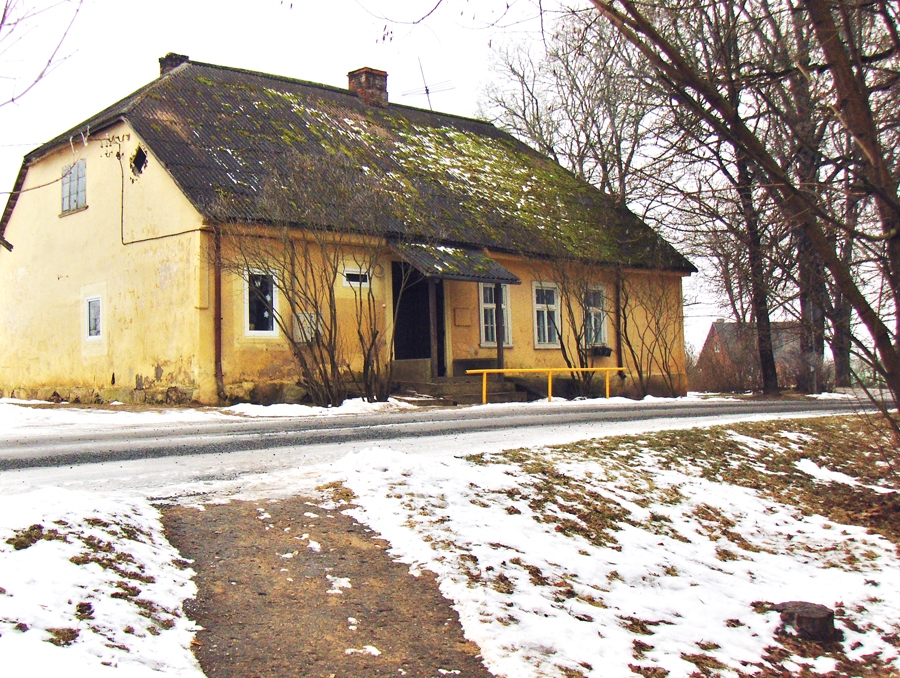 Pirmsskolas klase Dzimtmisā mācās bijušajā kalpu mājā, kas atzīta par nedrošu jau pērnvasar.
Autors: no skolas albuma.