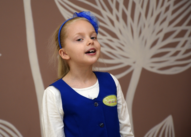 Bauskas sākumskolas 1.c klases skolniece Alīna Vilciņa piedalīsies Zemgales reģiona skatē.
Autors: Ivars Bogdanovs