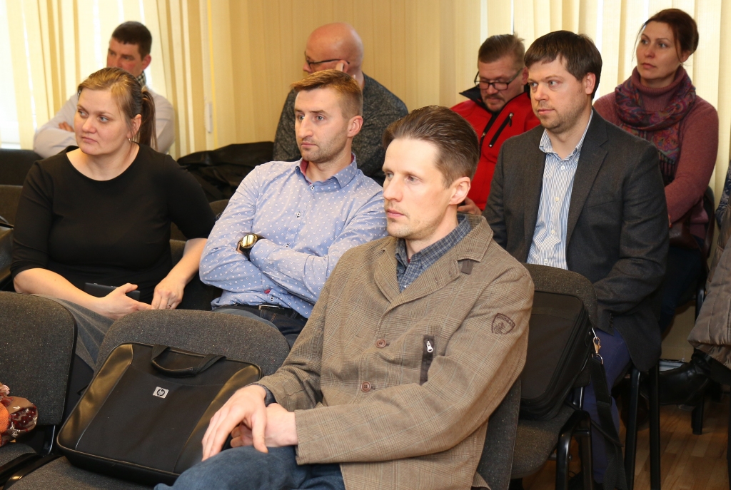 Uzņēmēji atzina, ka veiksmīga komunikācija ar pašvaldību ir būtiska. Nereti arī konsultāciju saņemšana ir vērā ņemams atspaids, lai sekmīgi veiktu uzņēmējdarbību un plānotu tās attīstību.
Autors: iecava.lv