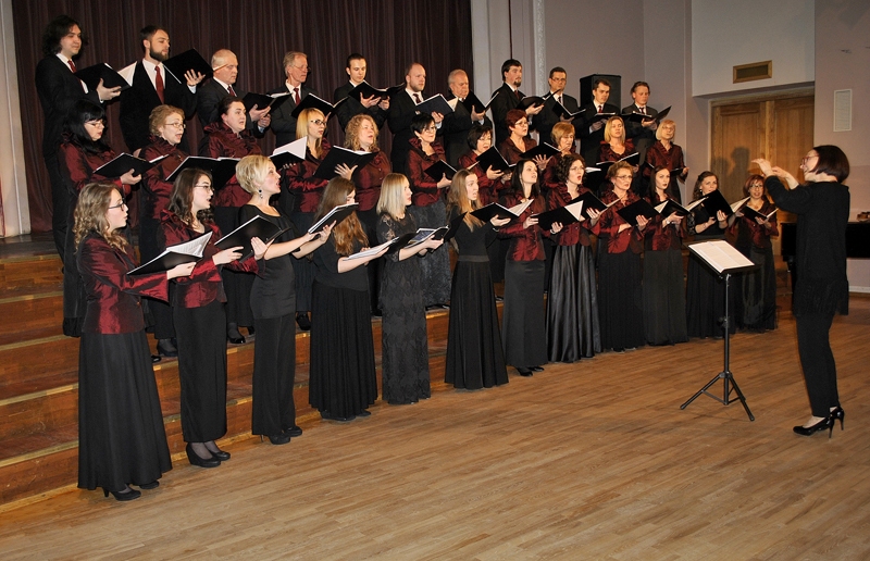 Jaukto kori «Mežotne» kopš 1990. gada vada diriģente Mārīte Jonkus.
Autors: Vilnis Auzāns