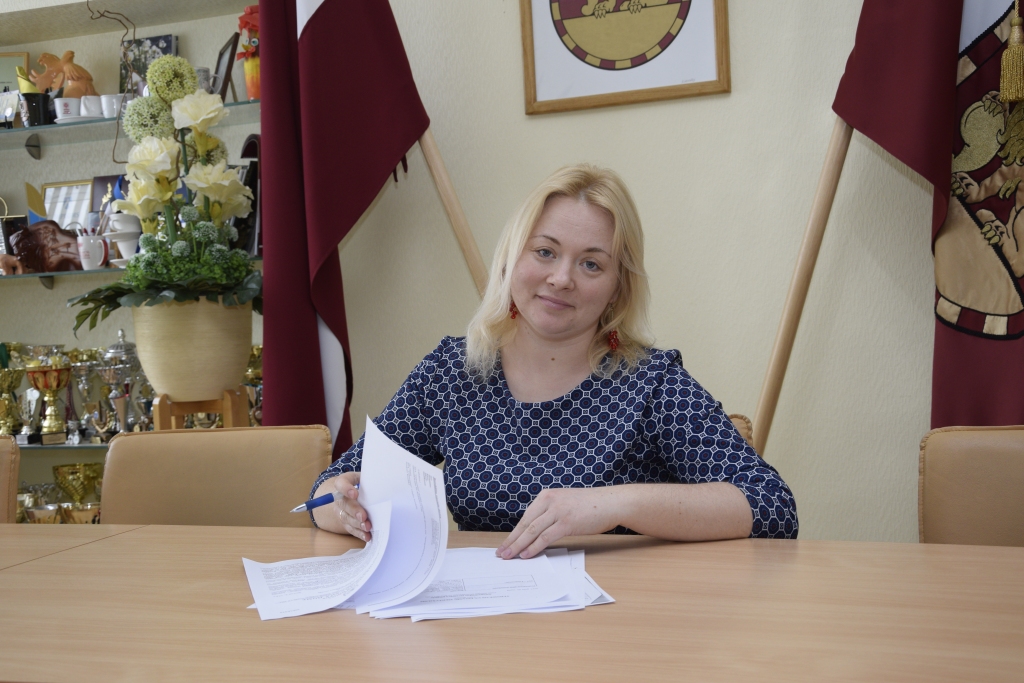 Inese Kukute, Rundāles novada dzimtsarakstu nodaļas vadītāja, cer, ka nākotnē svinīgas laulības jubilejas ceremonijas būs pieprasītas.
Autors: Ivars Bogdanovs