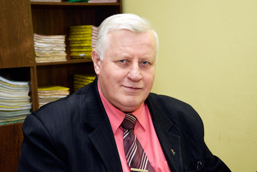 Atis Avots Iecavas novada domē ir vienīgais opozīcijas pārstāvis finanšu komitejā un kā LSDSP valdes pārstāvis koordinē vēlēšanu stratēģiju Zemgalē.
Autors: Ivars Bogdanovs