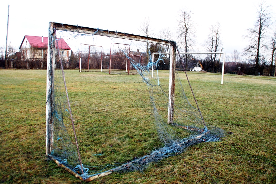 Vecumnieku vidusskolas sporta laukumam šogad taps rekonstrukcijas projekts, lai arī sporta būvēm finansējumu solīja atrast jau pirms četriem gadiem.
Autors: no «Bauskas Dzīves» arhīva.