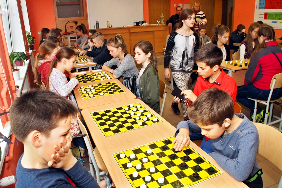 Bauskas 2. vidusskolas komanda izcīnīja zelta medaļas un kausu.
Autors: Uldis Varnevičs