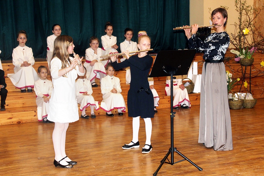 Koncertu sniedza novada mūzikas skolas audzēkņi un pedagogi.
Autors: Katrīna Antonova