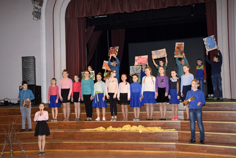 Skatuves uzvedumu skatē Bauskas sākumskolas 4. klases skolēnu uzvedumu žūrija novērtēja ar otrās pakāpes diplomu.
Autors: Ivars Bogdanovs