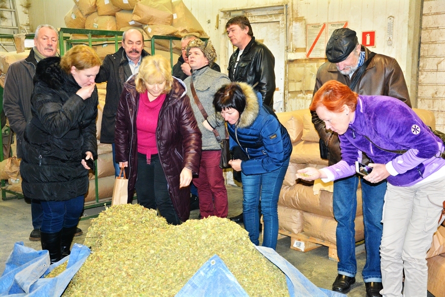 Rundāles novada pašvaldība pērn jūnijā parakstīja sadarbības nodomu protokolu ar Hajnuvkas pašvaldību par pieredzes apmaiņu, savstarpējo sadraudzību un dialoga veidošanu starp abu reģionu iedzīvotājiem. Sadarbības plāns iedvesmoja pašvaldības Uzņēmējdarbības un kompetenču centra vadītāju Ludmilu Knoku rīkot Rundāles novada uzņēmēju labas pieredzes braucienu uz Hajnuvkas rajonu.
Autors: No arhīva.