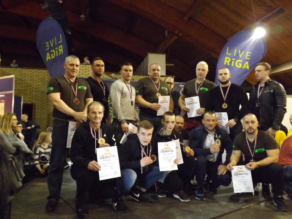 Bauskas novada svaru stieņa spiešanas komanda.
Autors: Vladimirs Ponomarjovs