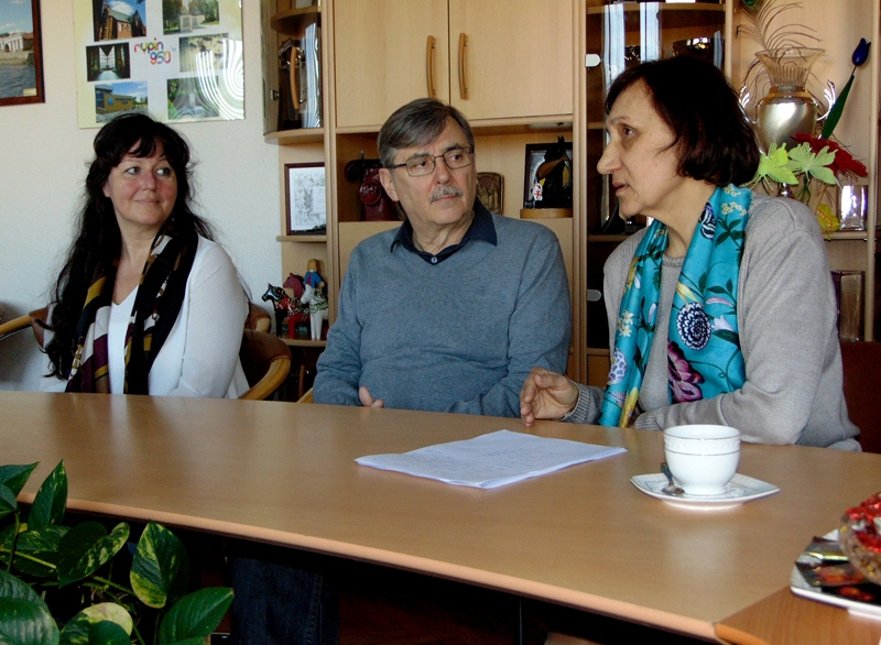 Martina Koha bijušais direktors Bo Nordkvists un viņa bijusī vietniece Maria Karpa otrdien, 28. martā, ieradās atvadu vizītē Bauskā. Līdz ar viņiem arī Bauskas Valsts ģimnāzijas direktora vietniece Maruta Lagzdiņa.
Autors: Vilnis Auzāns