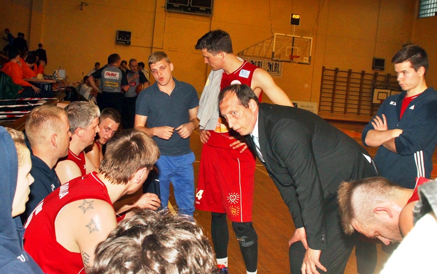 Voldemārs Pārums, BK «Dartija» treneris, uzskata, ka vienības stabilo sniegumu dod nemainīgs sastāvs.
Autors: no «Bauskas Dzīves» arhīva