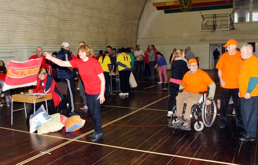 Dalībnieki sacentās spilvenu mešanā.
Autors: Uldis Varnevičs