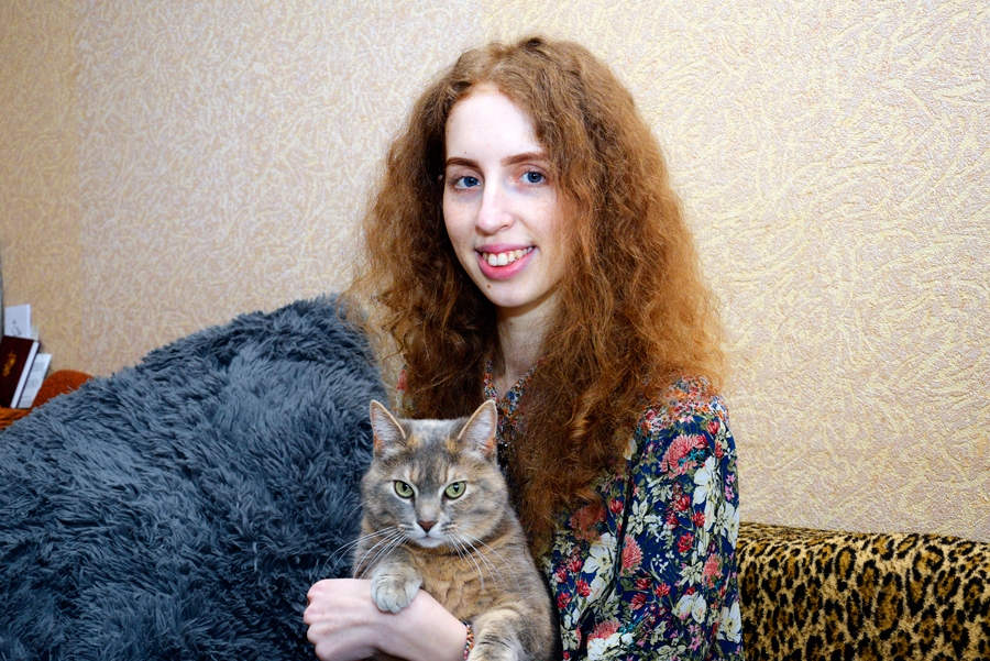 Žaklīna Rodņina ar ģimenes mīluli kaķeni Miku.
Autors: Ivars Bogdanovs