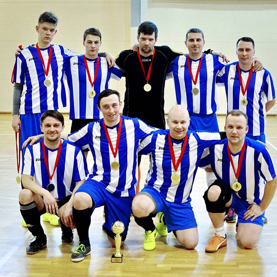 Vecumnieku novada telpu futbola čempioni: Mihails Kohanovičs, Jevgenijs Rozumnijs, Andrejs Tiščenko, Oskars Oleksivs, Andrejs Babuškins, Jevgenijs Gedertsons, Kristaps Maskalis, Aivis Barkovskis, Raimonds Šastakovičs, Edgars Ratkevičs un Viktors Sidorenkovs.
Autors: no komandas albuma