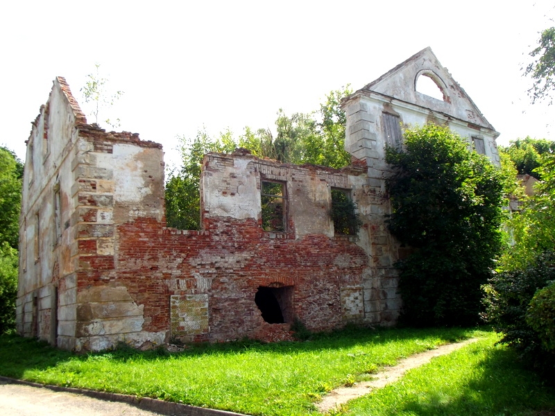 Lieli darbi Mežotnes pagasta Garozas muižā iecerēti 22. aprīlī. Tur talciniekus gaidīs Dāviņu pagasta Bruknas muižas pārstāvji.
Autors: talkas.lv