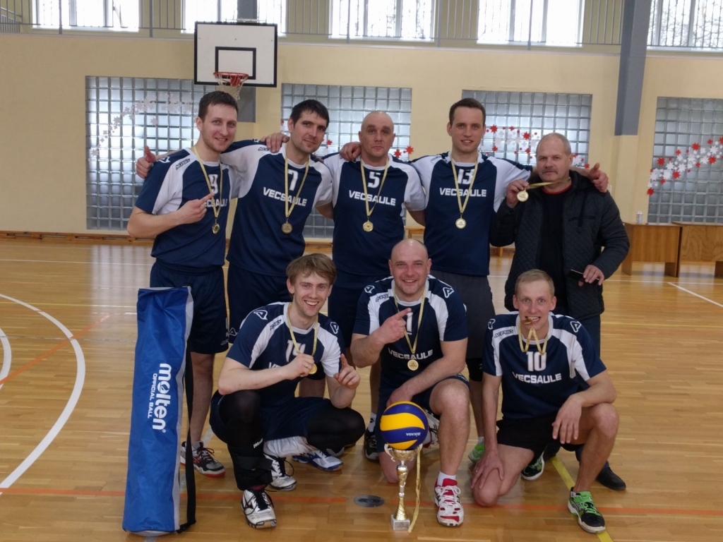 Komandā «Vecsaule» spēlēja: Viesturs Brazauskis, Hardijs Štefanovskis, Ivars Brazauskis, Rinalds Nerets, Artūrs Skrējāns, Jānis Rutkovskis, Arnis Mucenieks.
Autors: Viesturs Brazauskis