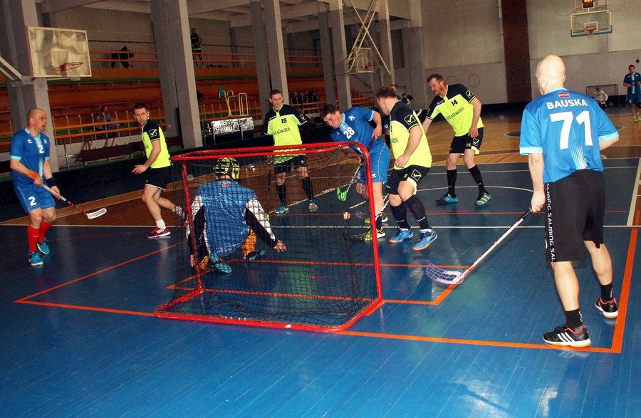 Mājniekiem ļoti labi veicās florbolā – gan 35+, gan 45+ grupā izcīnītas pirmās vietas.
Autors: Uldis Varnevičs