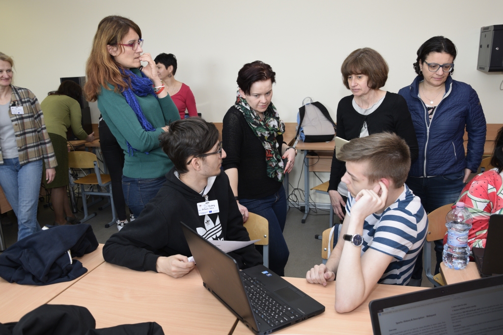 Projekta dalībnieki strādā radošajās darbnīcās.
Autors: Ivars Bogdanovs