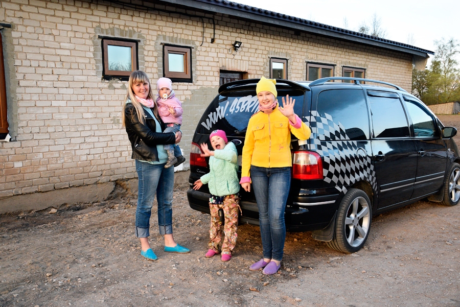 Helvigu ģimenes dāmas – mamma Līga, meitas Sabīne (no labās), Anete un Egija.
Autors: Ivars Bogdanovs