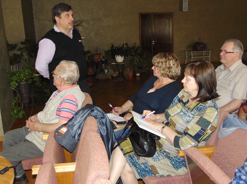 Pagājušo ziemu kopā ar baušķeniekiem izvērtē pieredzējušais biškopis no Daugavpils Guntars Melnis.
Autors: Vilnis Auzāns