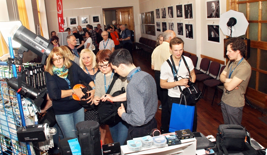 Pasākuma dalībniekiem bija iespēja izmēģināt dažādus fototehnikas jaunumus.
Autors: Uldis Varnevičs