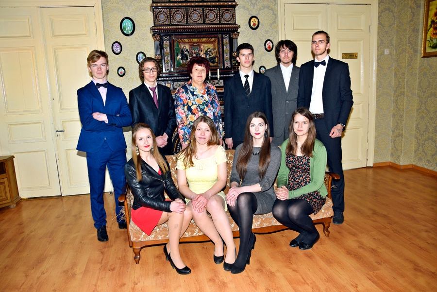 Pozitīvi un izpalīdzīgi jaunieši mācās 12. klasē.
Autors: Ivars Bogdanovs