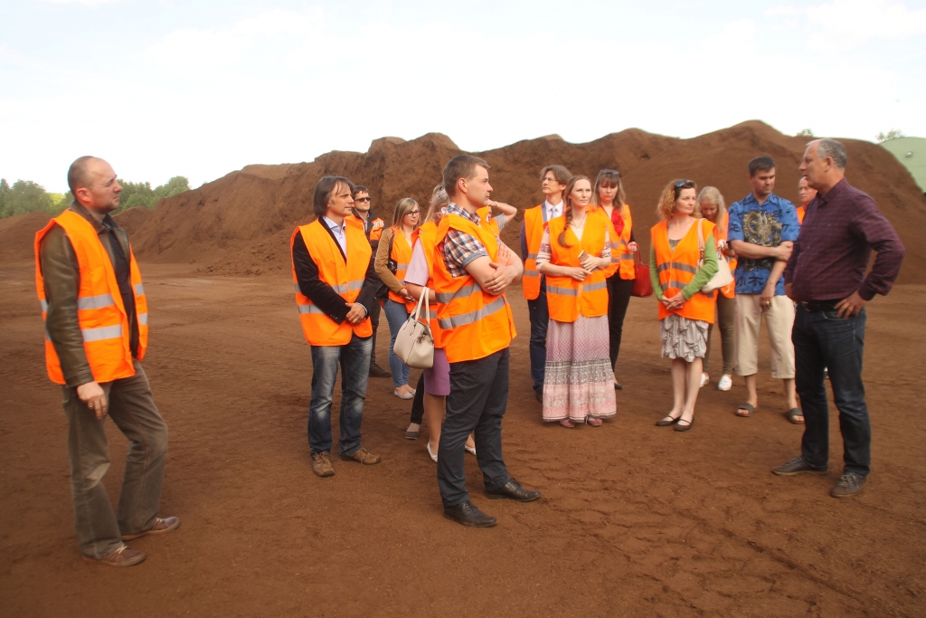 Vecumnieku novada uzņēmēju biedrības pārstāvji iepazina SIA «Florabalt».
Autors: Uldis Varnevičs