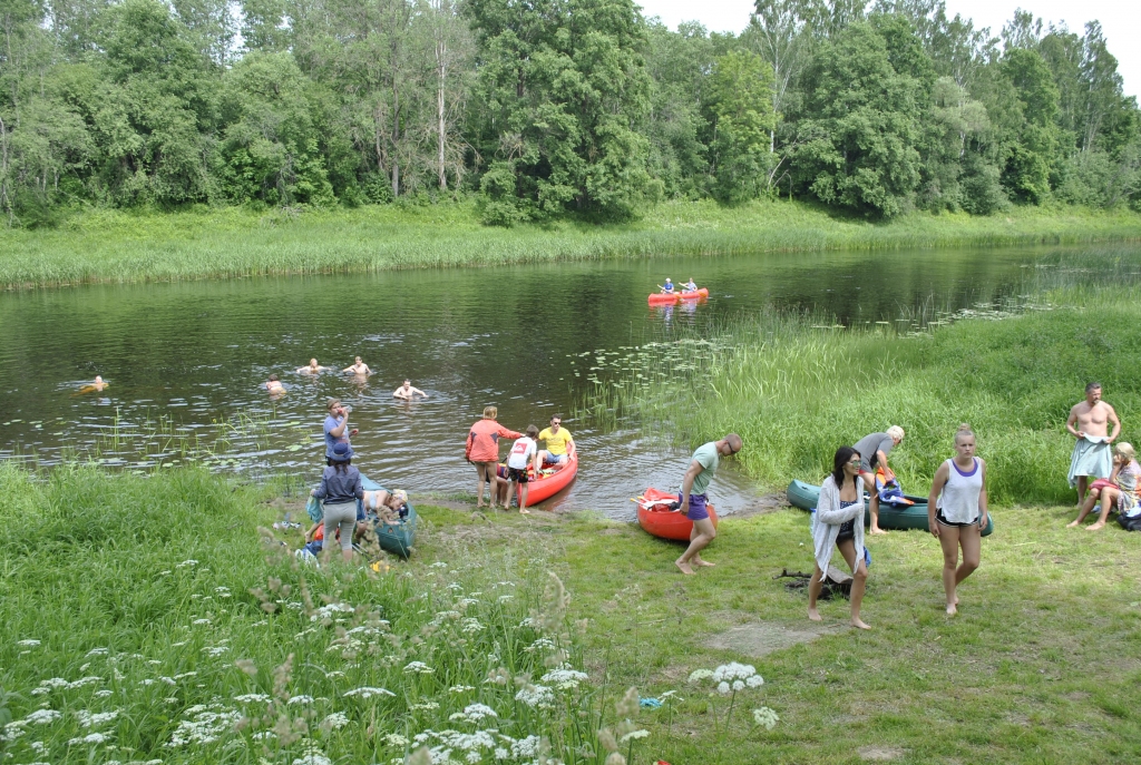 «Lejeniekos» pēc divu dienu ceļojuma laivas piestāj finišā.
Autors: Vilnis Auzāns