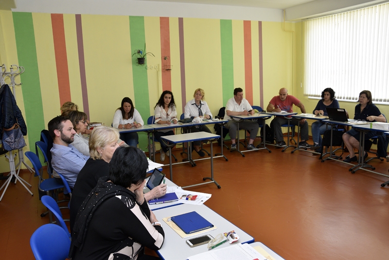 Otrdien, 27. jūnijā, Bauskas 2. vidusskolā tikās programmas «Erasmus» koordinatori. Viņi sprieda par gatavošanos starptautiskam teatralizētam pasākumam «Meet Film Festival».
Autors: Ivars Bogdanovs