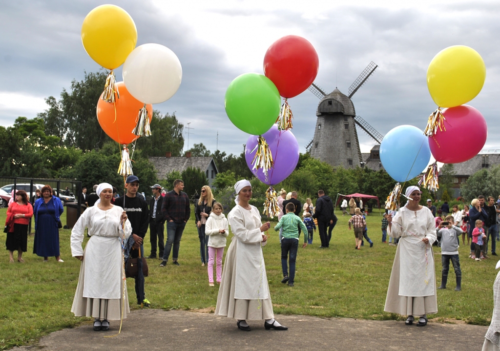Bauskas novada svētkus „Dzirnaviņas priecājās, nāk deviņi malējiņi” 3. jūlijā svinēja Ceraukstes pagasta atpūtas kompleksā „Rožmalas’.
Autors: Vilnis Auzāns