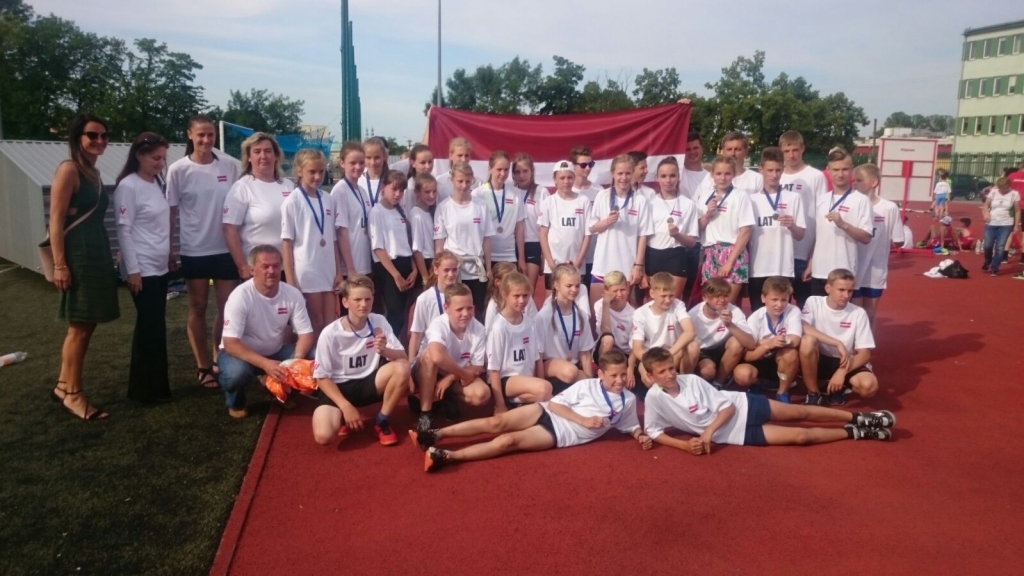 Latvijas izlase sacensībās Polijā.
Autors: No albuma.