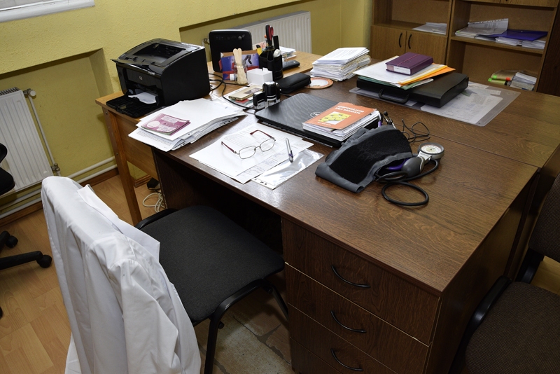 Pārstājot sniegt valsts apmaksātos veselības aprūpes pakalpojumus, 3.jūlijā plkst.12 vairāk nekā 600 ģimenes ārsti sāka streiku, solot, ka tas turpināsies tik ilgi, kamēr ar valdību izdosies vienoties par ģimenes ārstu izvirzītajām prasībām.
Autors: Ivars Bogdanovs