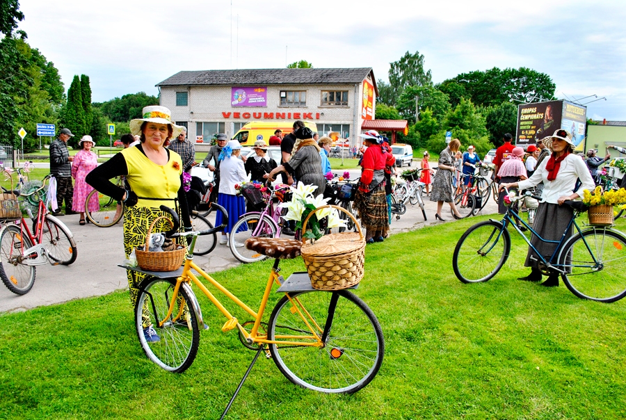 Tvīda velobrauciens bija viens no lieliskākajiem piedzīvojumiem svētku norišu bagātīgajā piedāvājumā.
Autors: Žanna Zālīte