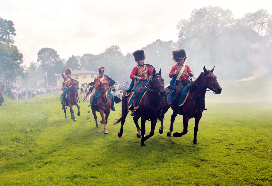 Gross-Eckau (Iecavas) kaujas rekonstrukcija bija vērojama arī pirms pieciem gadiem, un tā pulcēja daudz interesentu.
Autors: no «Bauskas Dzīves» arhīva.