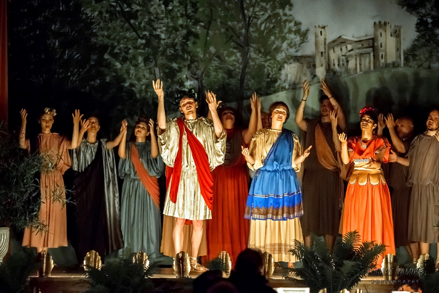 Pārsteigums visiem bija sveču gaismā izrādītā Džulio Kačīni opera «Eiridīke».
Autors: Edgars Namiķis