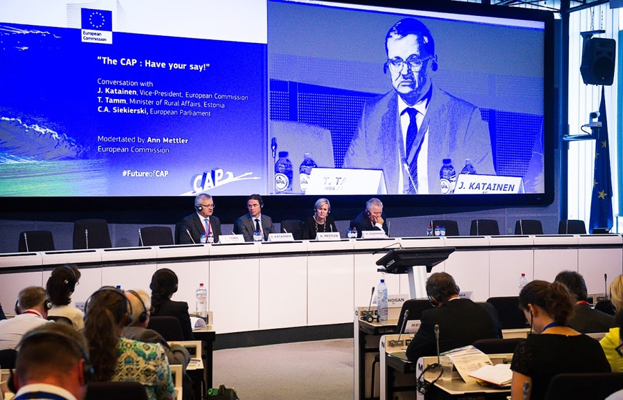 Konferencē par Kopējās lauksaimniecības politikas modernizāciju piedalījās Eiropas institūciju, nevalstisko organizāciju un ražotāju pārstāvji.
Autors: no Eiropas Komisijas albuma.