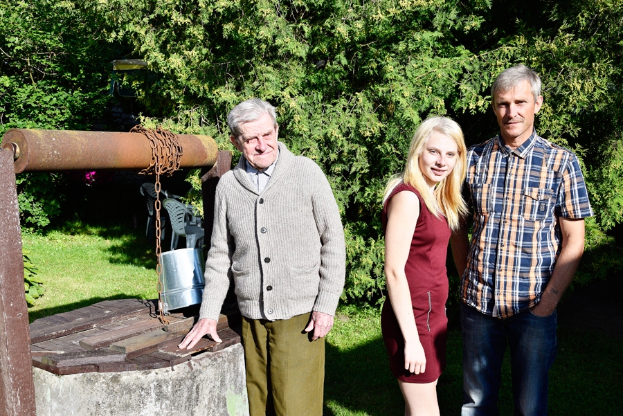 Artūrs Klāvēns (no kreisās) kopā ar mazmeitu Unu un dēlu Aigaru.
Autors: Ivars Bogdanovs