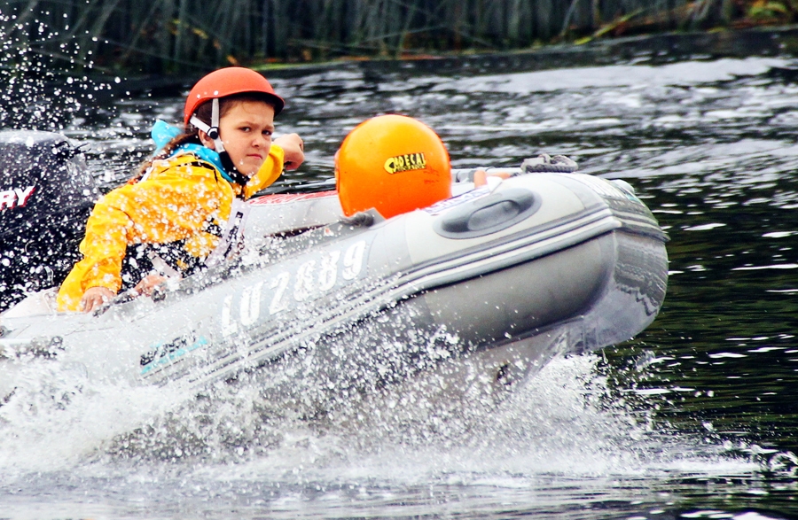 Elīza Lakoviča-Lakovica uzvarēja «Formula Future» Latvijas čempionātā U14 vecuma grupā.
Autors: Uldis Varnevičs