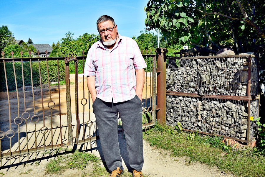 Valdim Miezītim pēc akmens sienas pabeigšanas ir idejas jauniem darbiem.
Autors: Ivars Bogdanovs