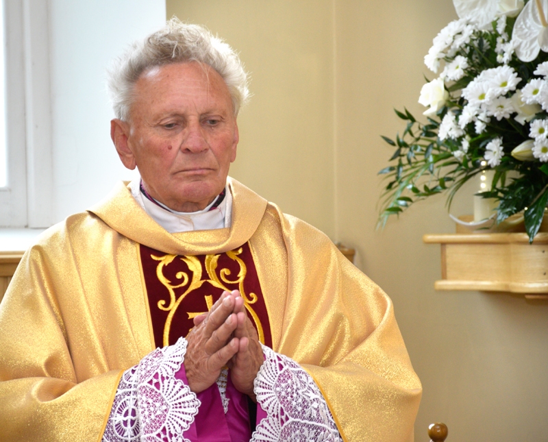 Katoļu prāvests Jānis Zviedrāns aicina uz Aglonas svētkiem veltītu dievkalpojumu Bauskas baznīcā.
Autors: no «Bauskas Dzīves» arhīva.