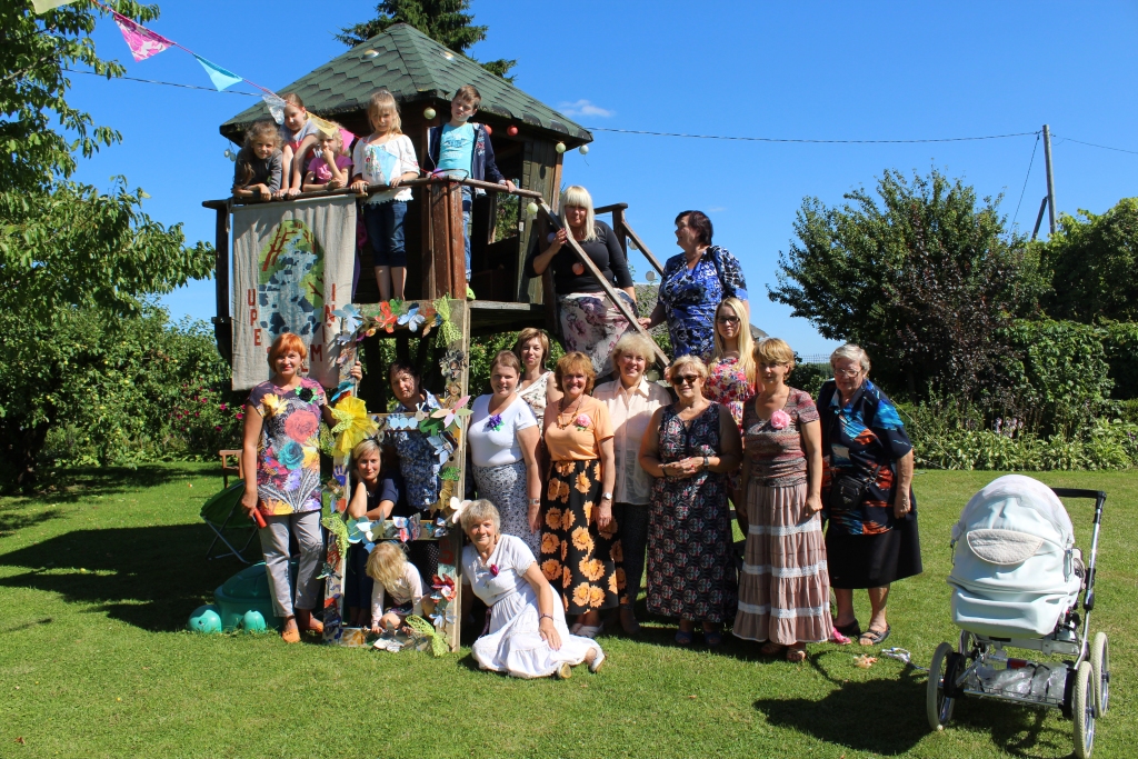 Sarīkojuma dalībnieces daudz guvušas gan nodarbībās, gan savstarpējās sarunās.
Autors: No albuma.